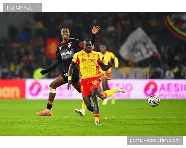 门将瑞安补时扑救，朗斯主场险胜雷恩