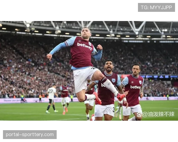 半场战报：西汉姆左路萨默维尔连续突破穆基勒，桑德兰右路告急